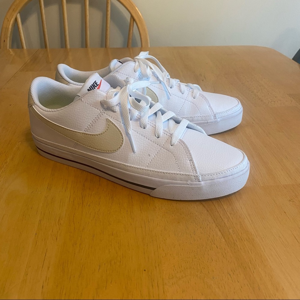 Womens Nike Court Legacy size 10- new